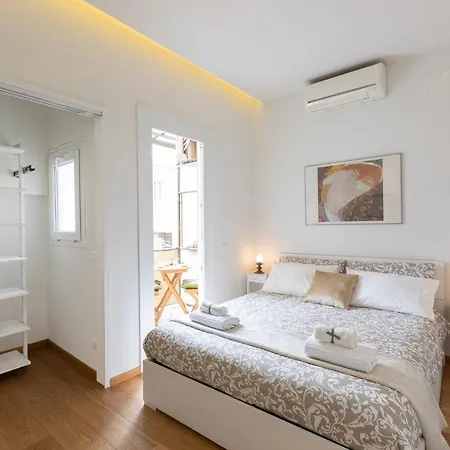 Trevi House Апартаменты