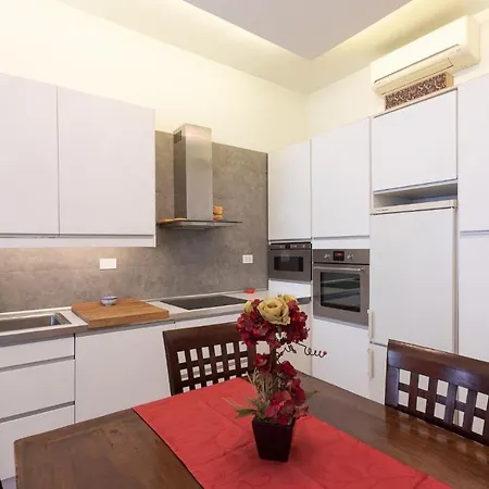 Апартаменты Trevi House Рим
