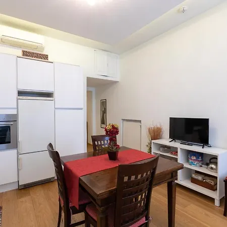 Trevi House * Рим